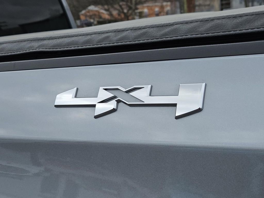 Used 2024 GMC Sierra 1500 Pro w/ Graphite Edition image 8