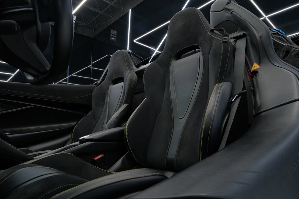 Used 2020 McLaren 720S Spider RWD image 26