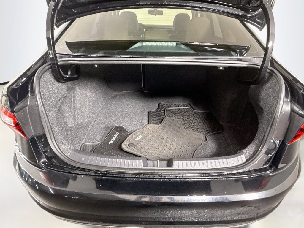 Used 2019 Volkswagen Jetta SE FWD image 34