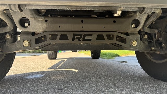Used 2017 Nissan Titan SV AWD/4WD image 8