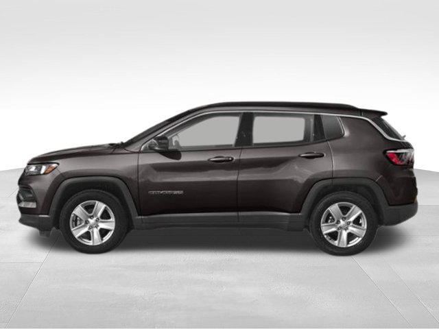 Used 2022 Jeep Compass Latitude w/ Convenience Group AWD/4WD image 3