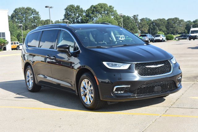 Used 2021 Chrysler Pacifica Touring-L AWD/4WD image 3
