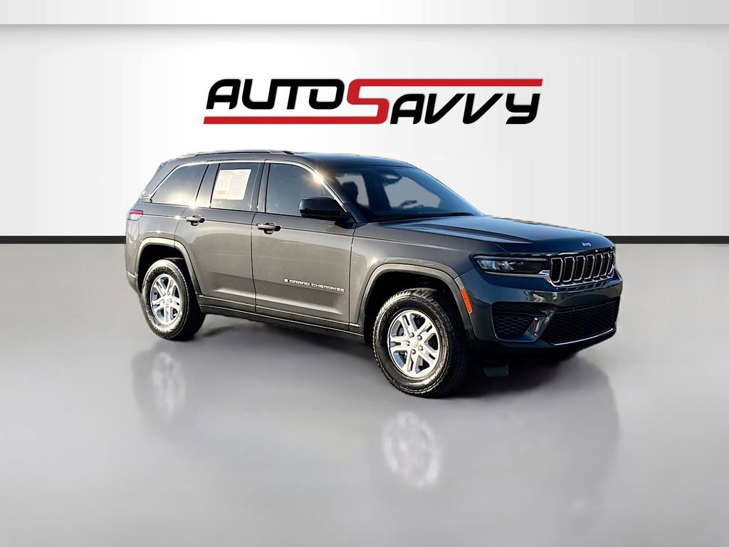 Used 2025 Jeep Grand Cherokee Laredo w/ Trailer Tow Package RWD image 1