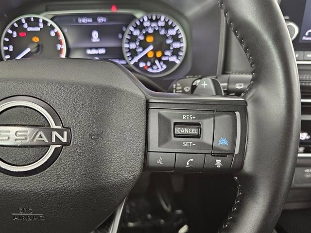 Used 2025 Nissan Rogue SV image 31