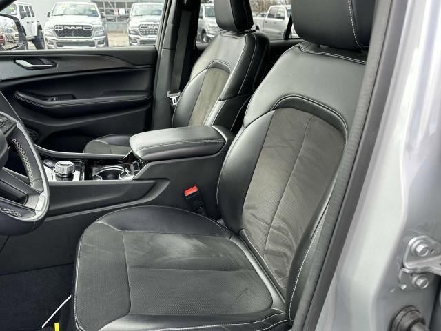 Certified 2023 Jeep Grand Cherokee Altitude image 19