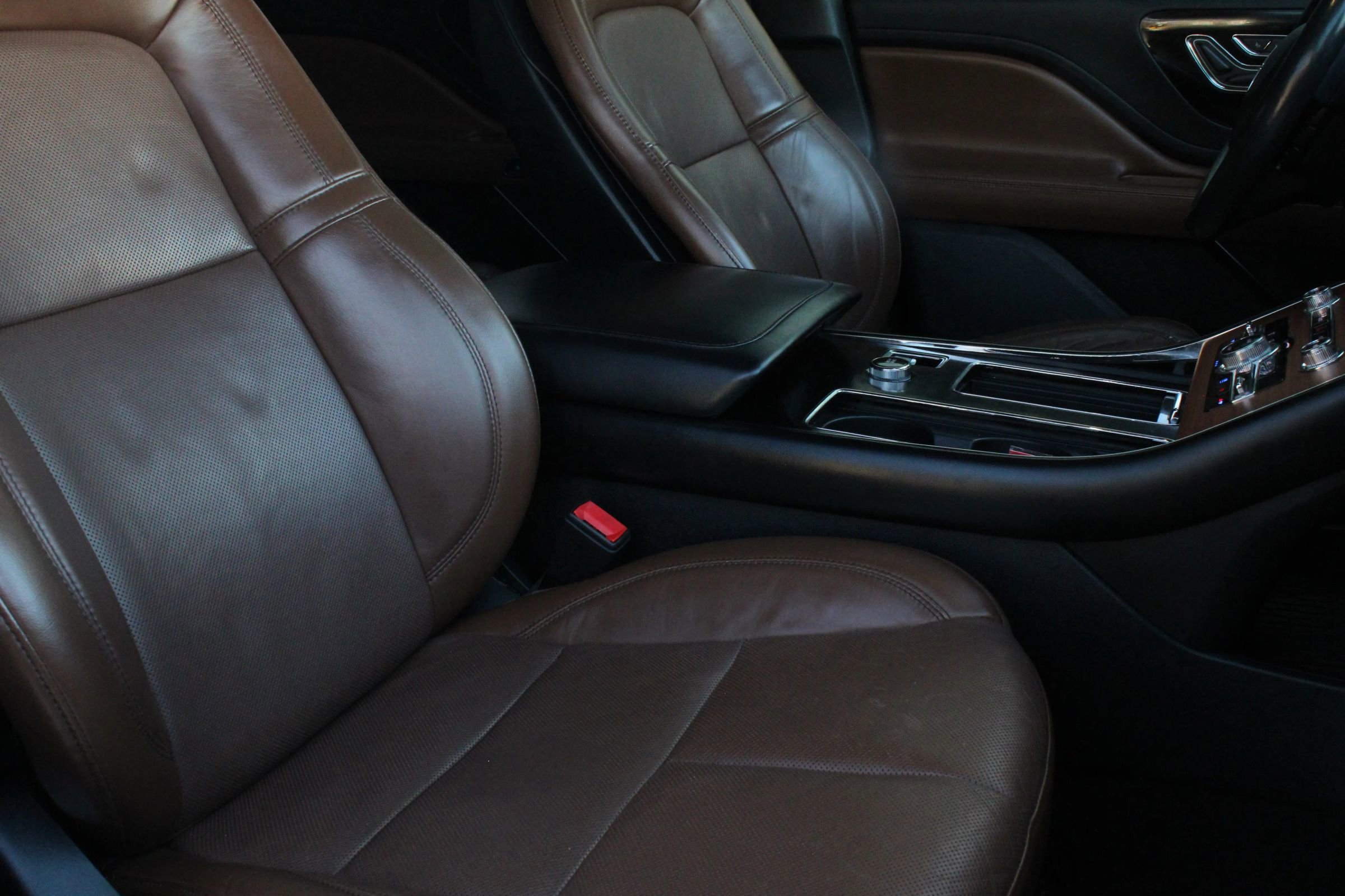 Used 2020 Lincoln Aviator Reserve w/ Equipment Group 201A image 39