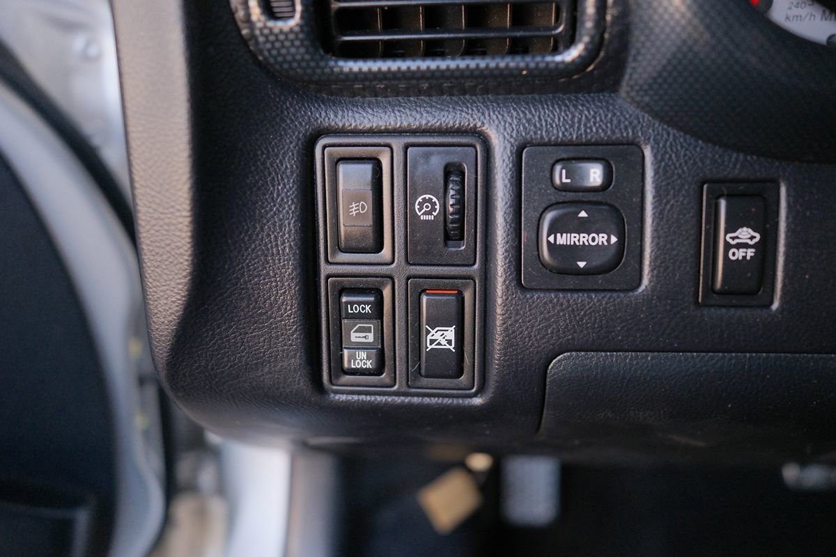Used 2005 Toyota MR2 image 14