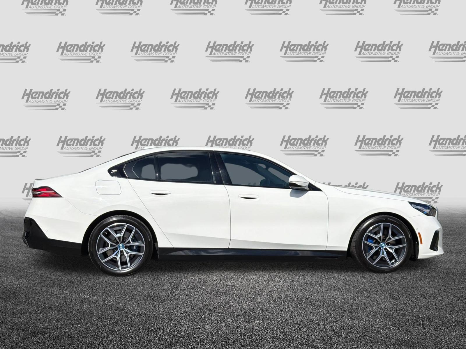 Certified 2024 BMW i5 eDrive40i w/ M Sport Package RWD image 3