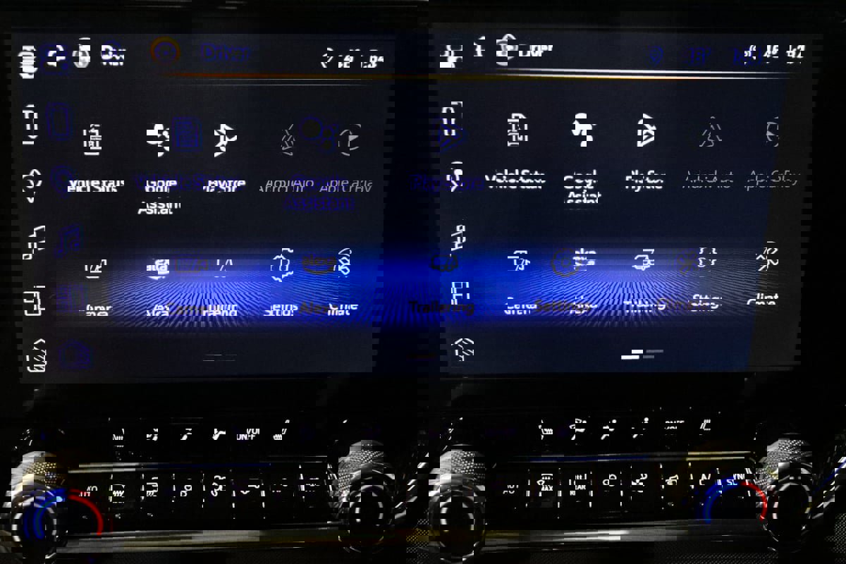 Used 2024 Chevrolet Colorado Z71 w/ Z71 Convenience Package 2 image 50