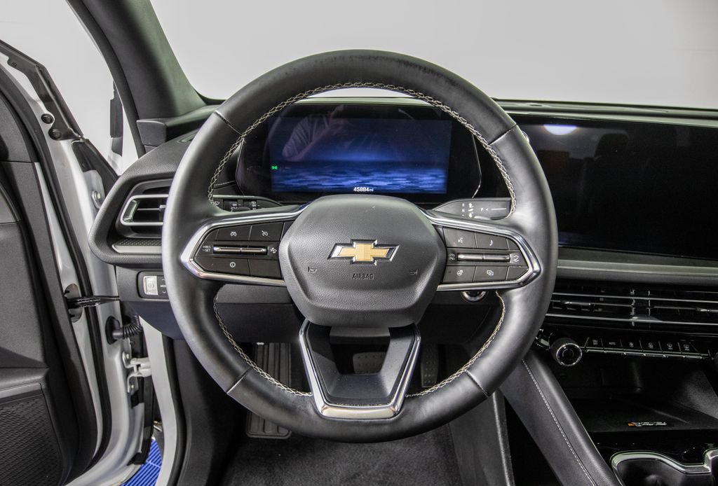 Used 2025 Chevrolet Traverse LT FWD image 22