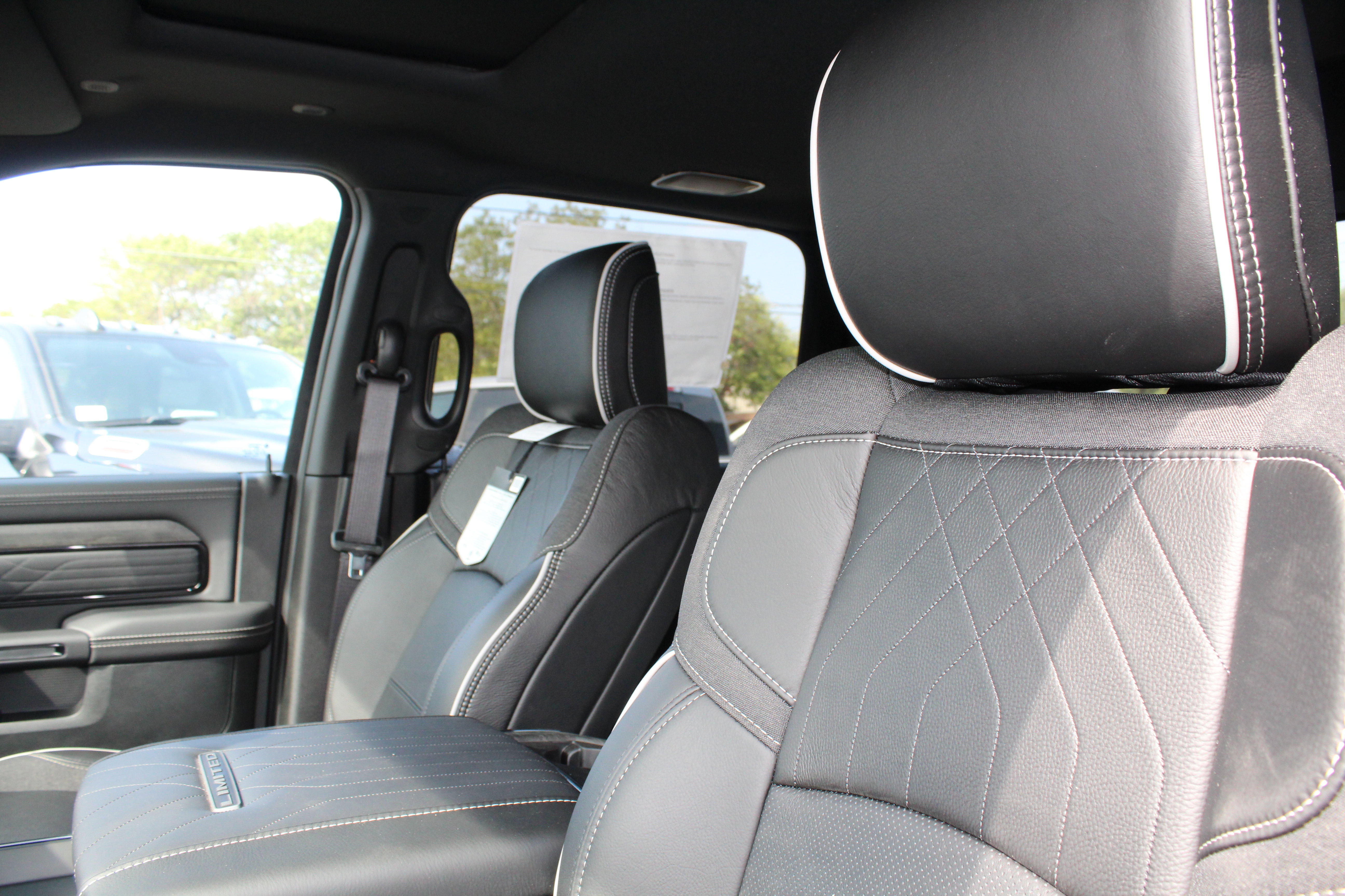 New 2025 RAM 3500 Limited image 14