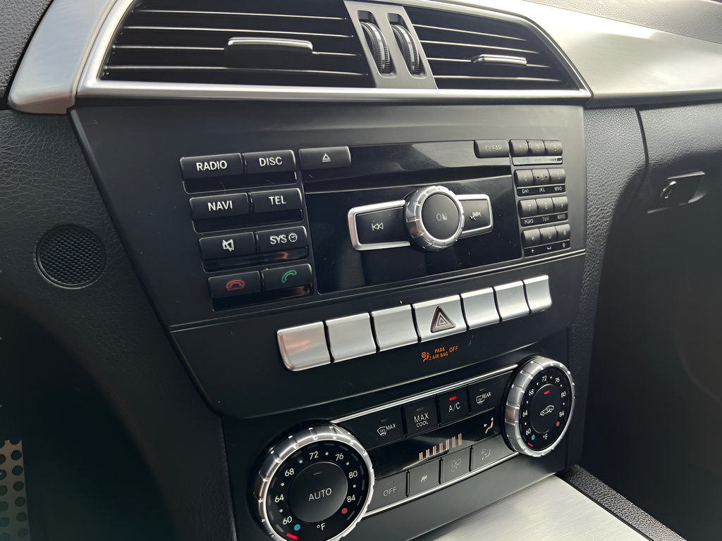 Used 2014 Mercedes-Benz C 250 Sedan image 41