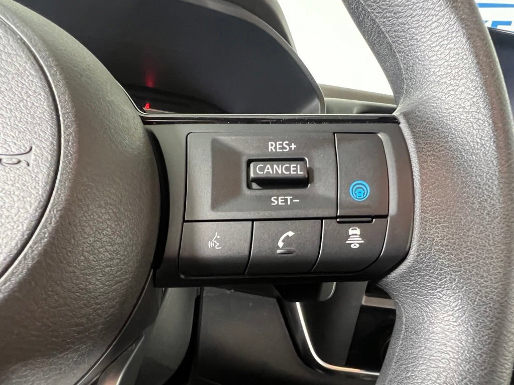 Used 2023 Nissan Rogue SV AWD/4WD image 22