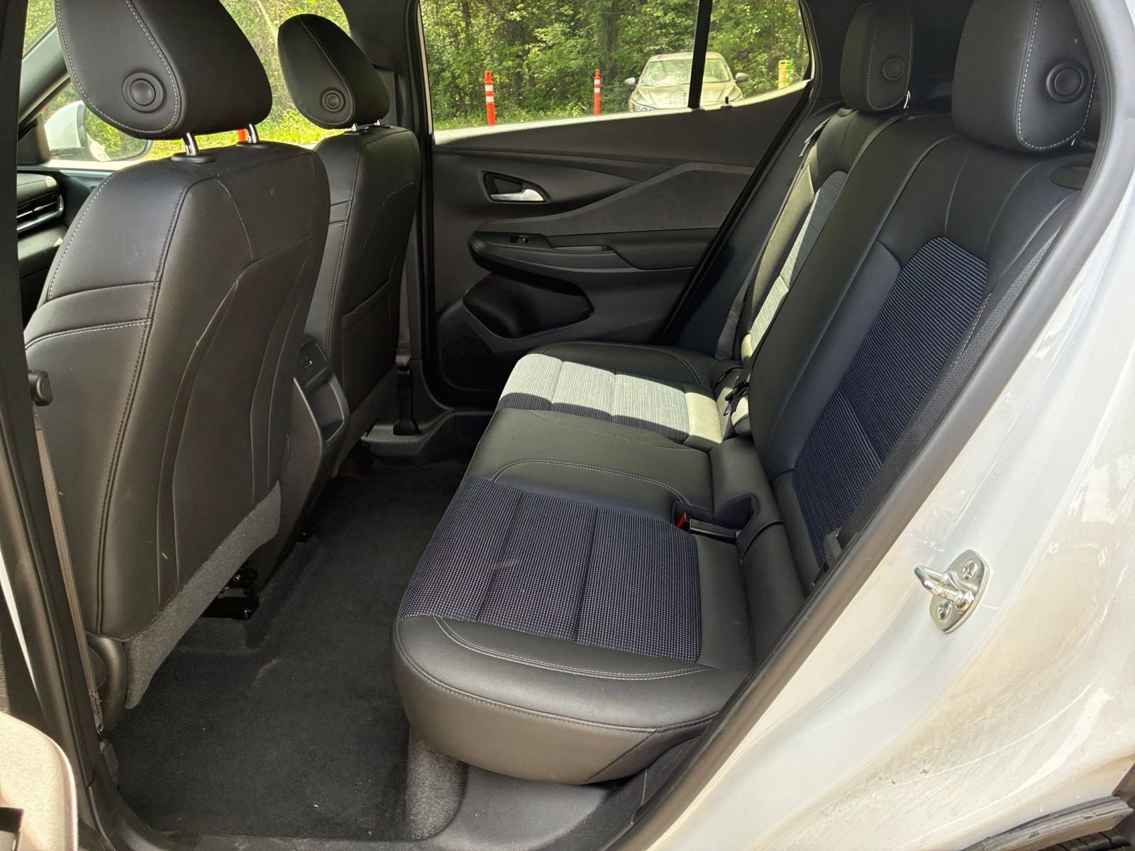 Used 2025 Buick Envista Preferred image 24
