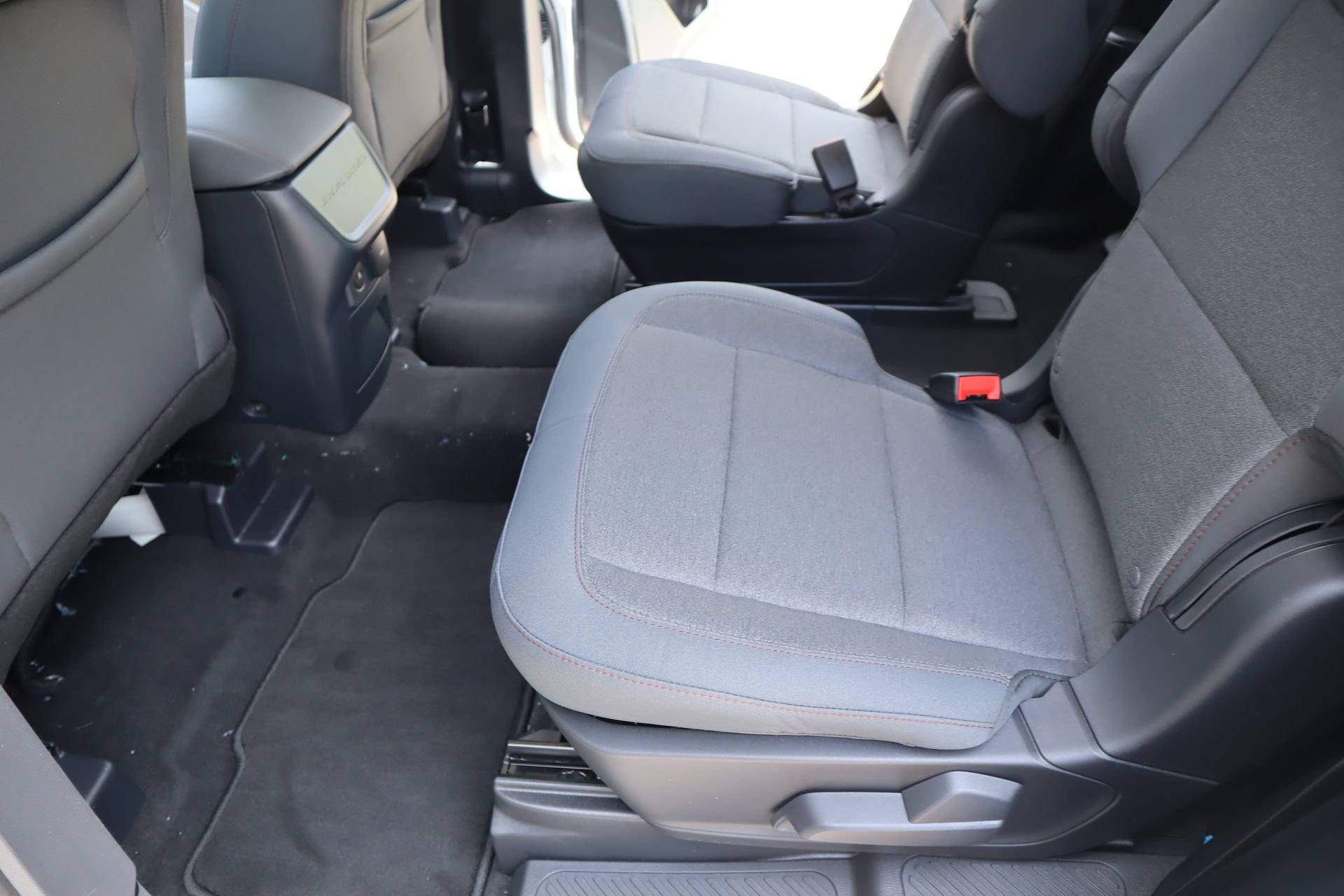 New 2026 Ford Explorer Active RWD image 14