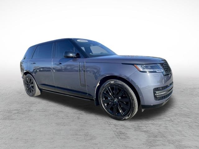 Used 2025 Land Rover Range Rover Long Wheelbase SE image 3