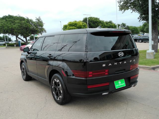 Used 2024 Hyundai Santa Fe SE FWD image 11
