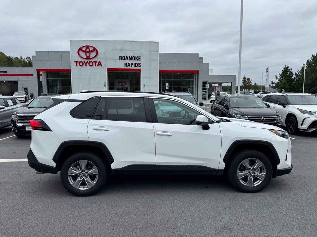 Used 2025 Toyota RAV4 XLE FWD image 9