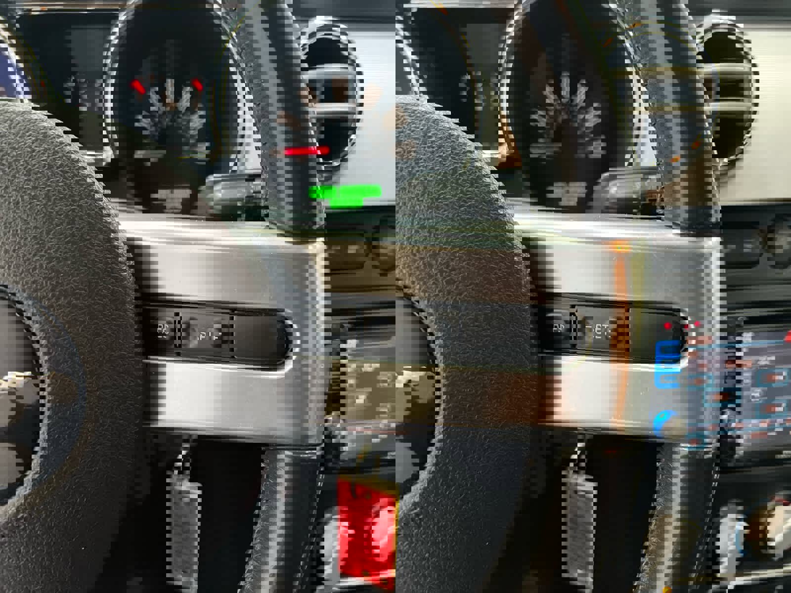 Used 2005 Ford Mustang Deluxe image 20