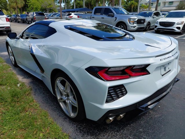 Used 2022 Chevrolet Corvette Stingray Coupe w/ Engine Appearance Package RWD image 4