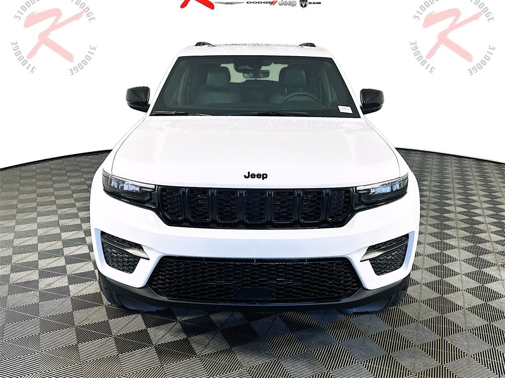 New 2025 Jeep Grand Cherokee Altitude image 2