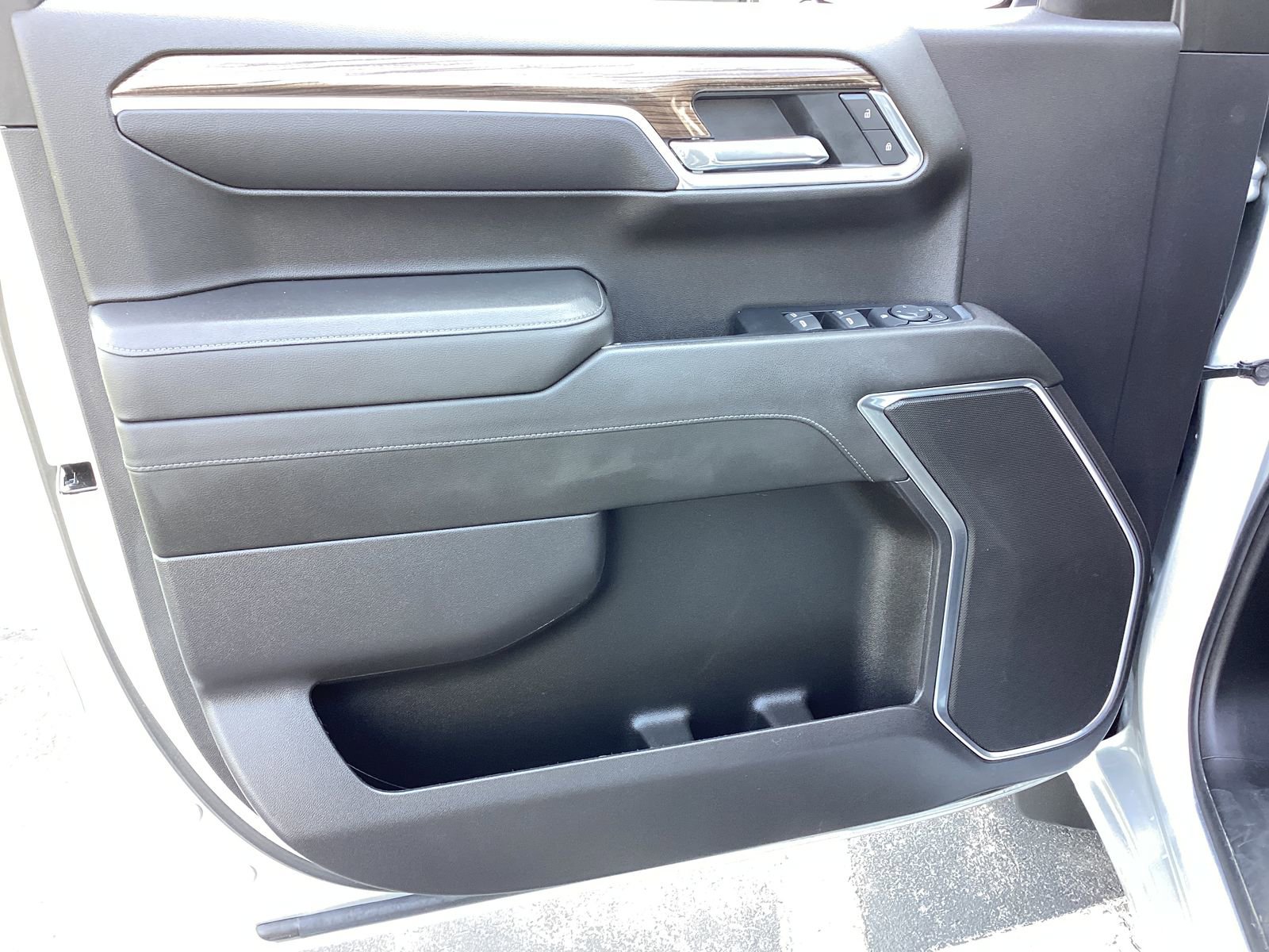 Used 2022 Chevrolet Silverado 1500 LT image 19