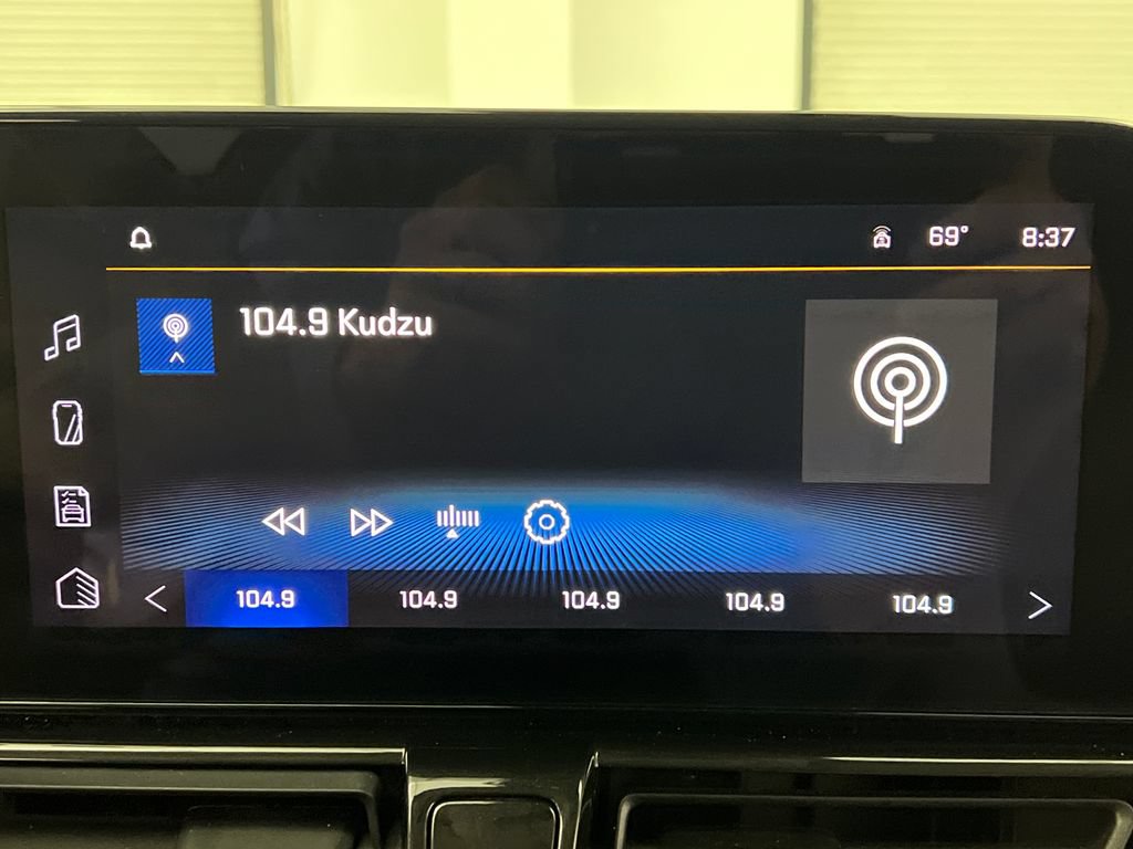 Used 2025 Chevrolet TrailBlazer LT AWD/4WD image 59