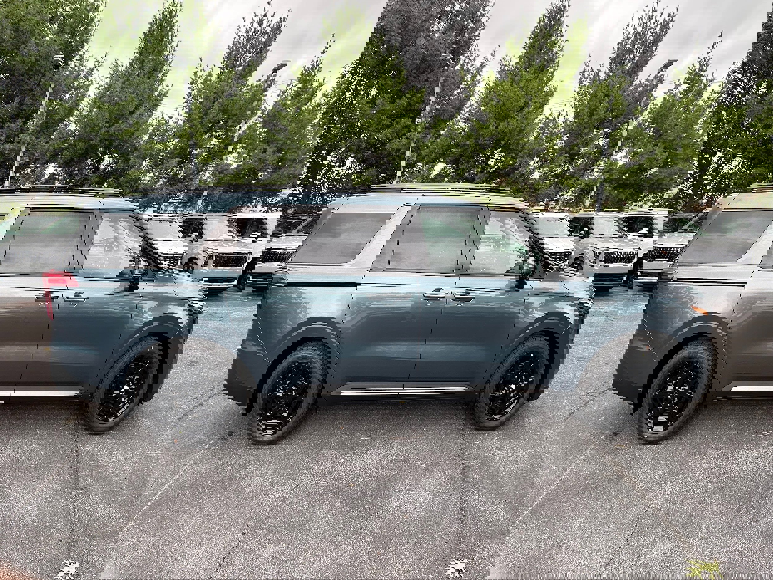 New 2026 Kia Carnival SX w/ SX Dark Edition Package image 4