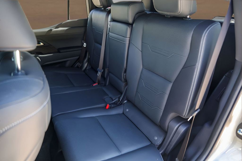 Used 2025 Lexus GX 550 w/ Accessory Package (2T) image 26