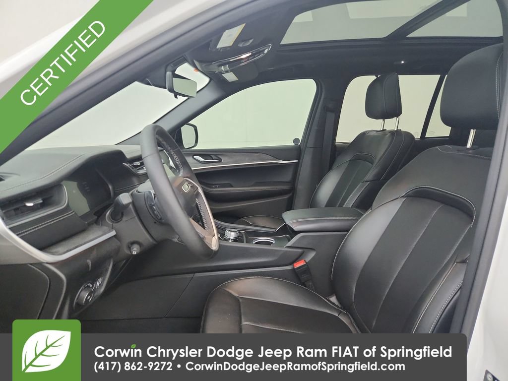 Used 2024 Jeep Grand Cherokee Limited w/ Luxury Tech Group II AWD/4WD image 18