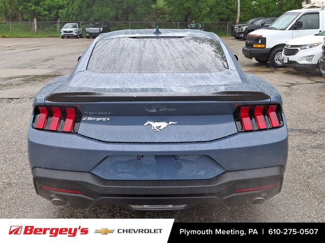 Used 2025 Ford Mustang Coupe RWD image 6