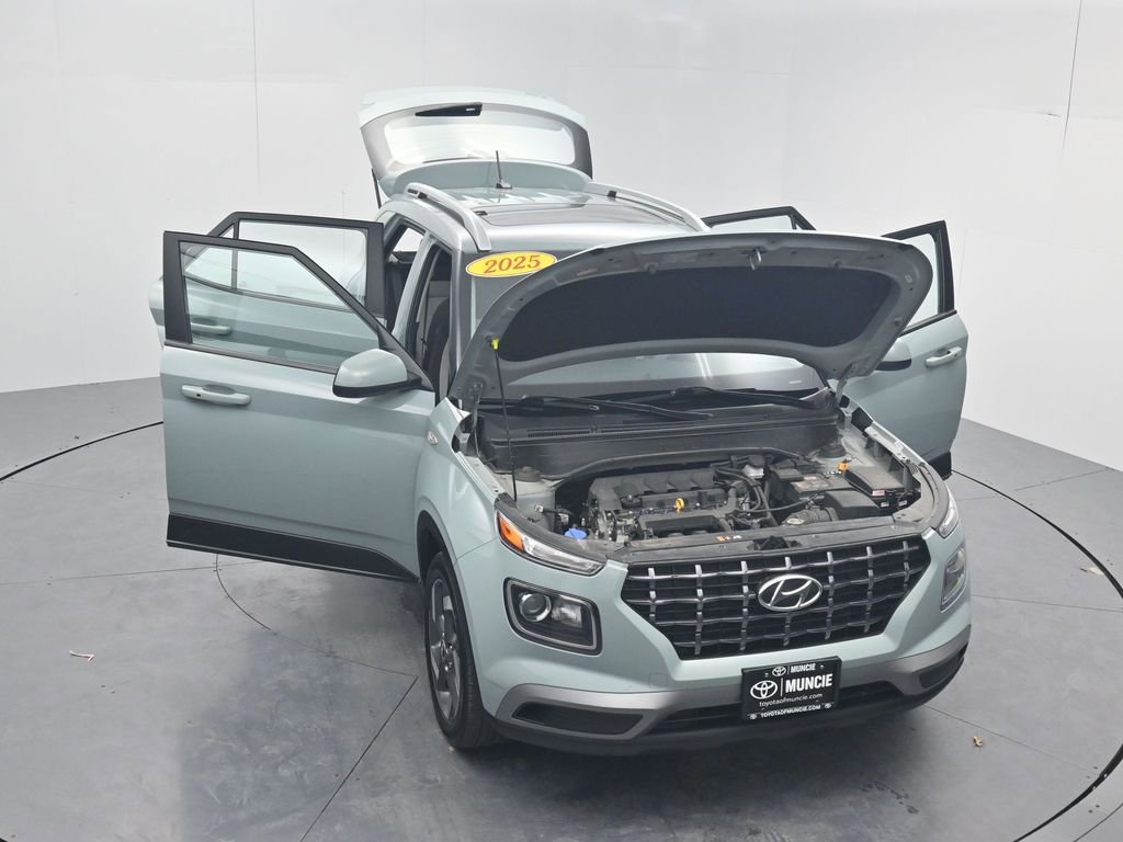Used 2025 Hyundai Venue SEL image 60