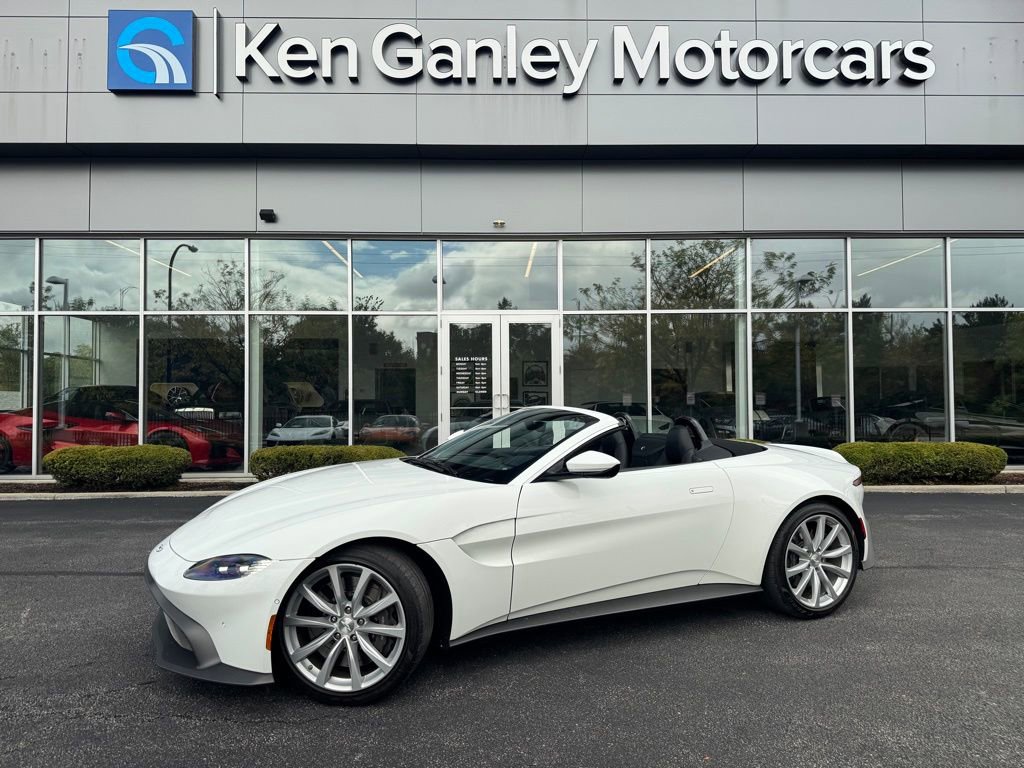 Used 2023 Aston Martin V8 Vantage Roadster image 1