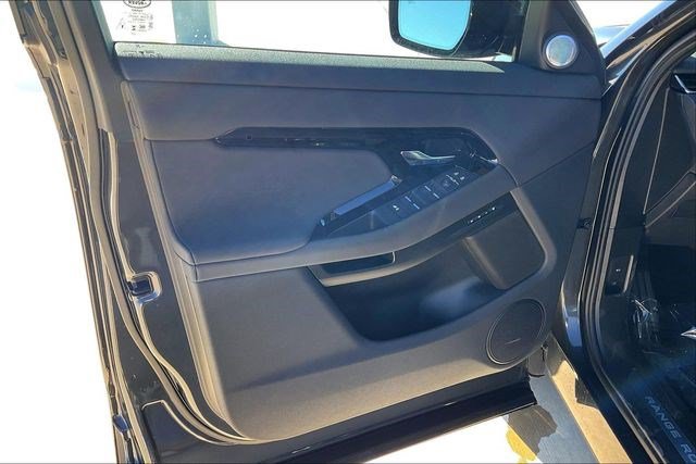 Used 2025 Land Rover Range Rover Evoque Dynamic SE AWD/4WD image 23