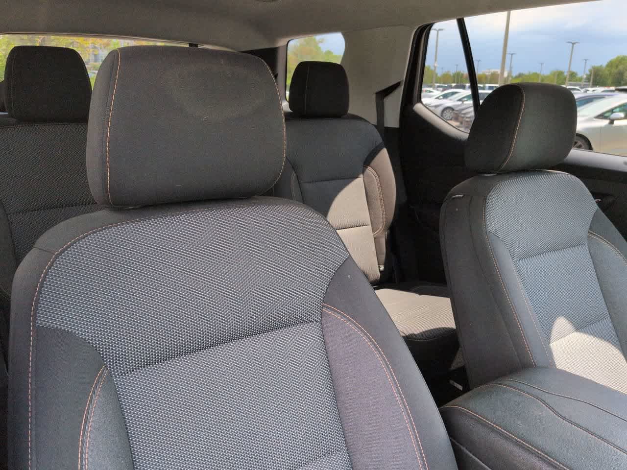 Used 2019 Chevrolet Traverse LT FWD image 7