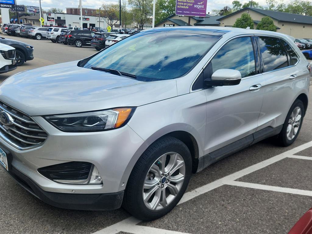 Used 2019 Ford Edge Titanium w/ Equipment Group 301A AWD/4WD image 11