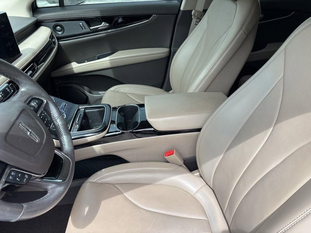 Used 2021 Lincoln Nautilus Reserve image 11