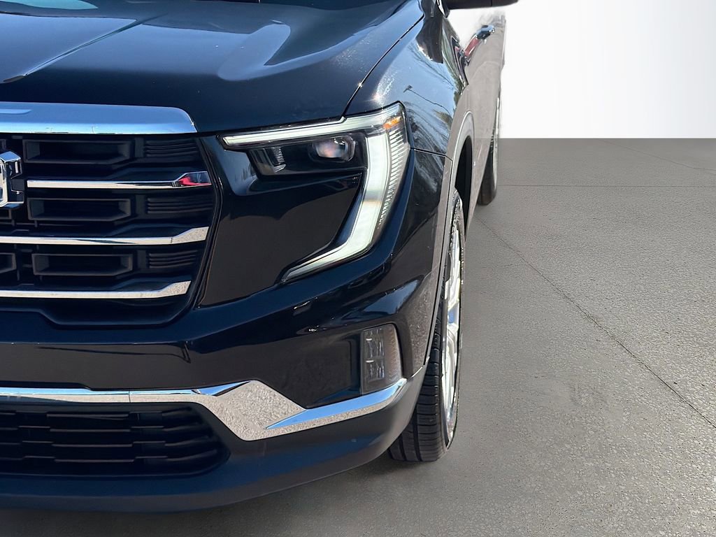 Used 2024 GMC Acadia Elevation image 10