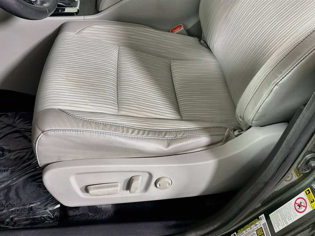 Certified 2018 Toyota Highlander Plus AWD/4WD image 22