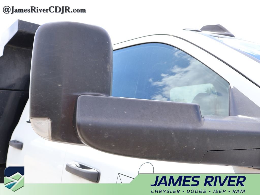 Used 2022 RAM 5500 Tradesman w/ Chrome Appearance Group AWD/4WD image 11