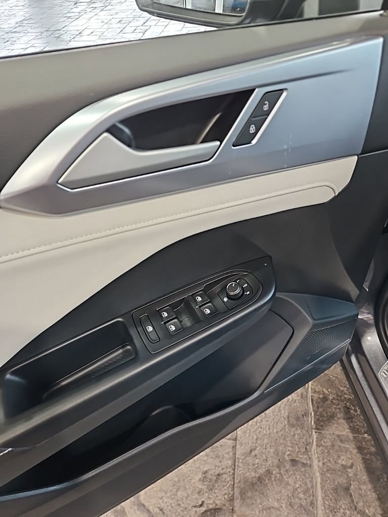 New 2026 Volkswagen Taos SE AWD/4WD image 26