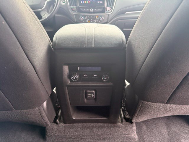 Used 2023 Chevrolet Traverse LT AWD/4WD image 16