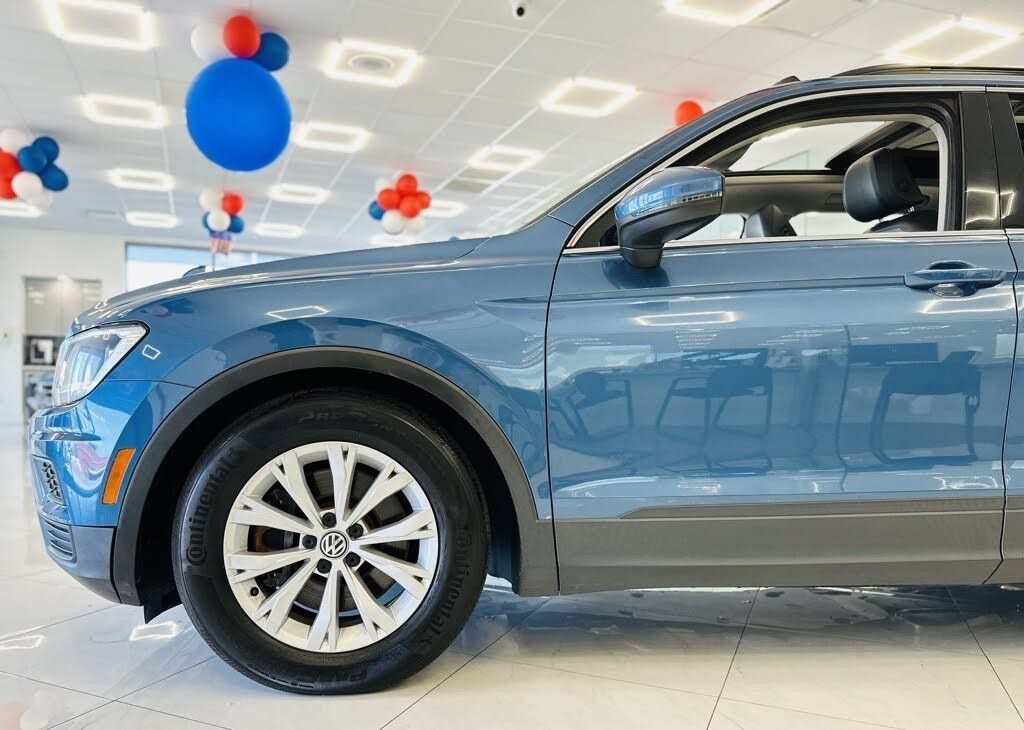 Used 2019 Volkswagen Tiguan SE w/ Panoramic Sunroof Package AWD/4WD image 13