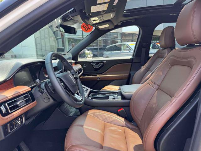 Used 2023 Lincoln Aviator Reserve w/ Elements Package Plus AWD/4WD image 16