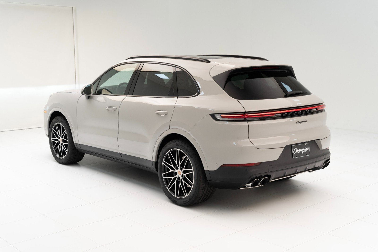 New 2025 Porsche Cayenne image 3