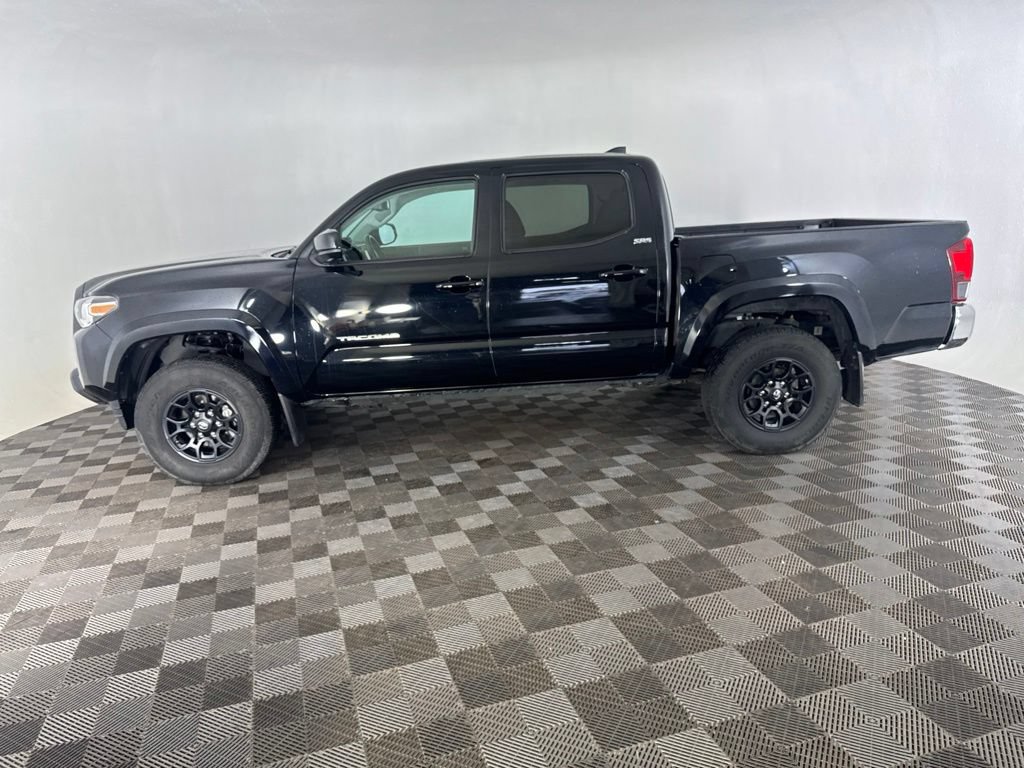 Used 2019 Toyota Tacoma SR5 AWD/4WD image 11