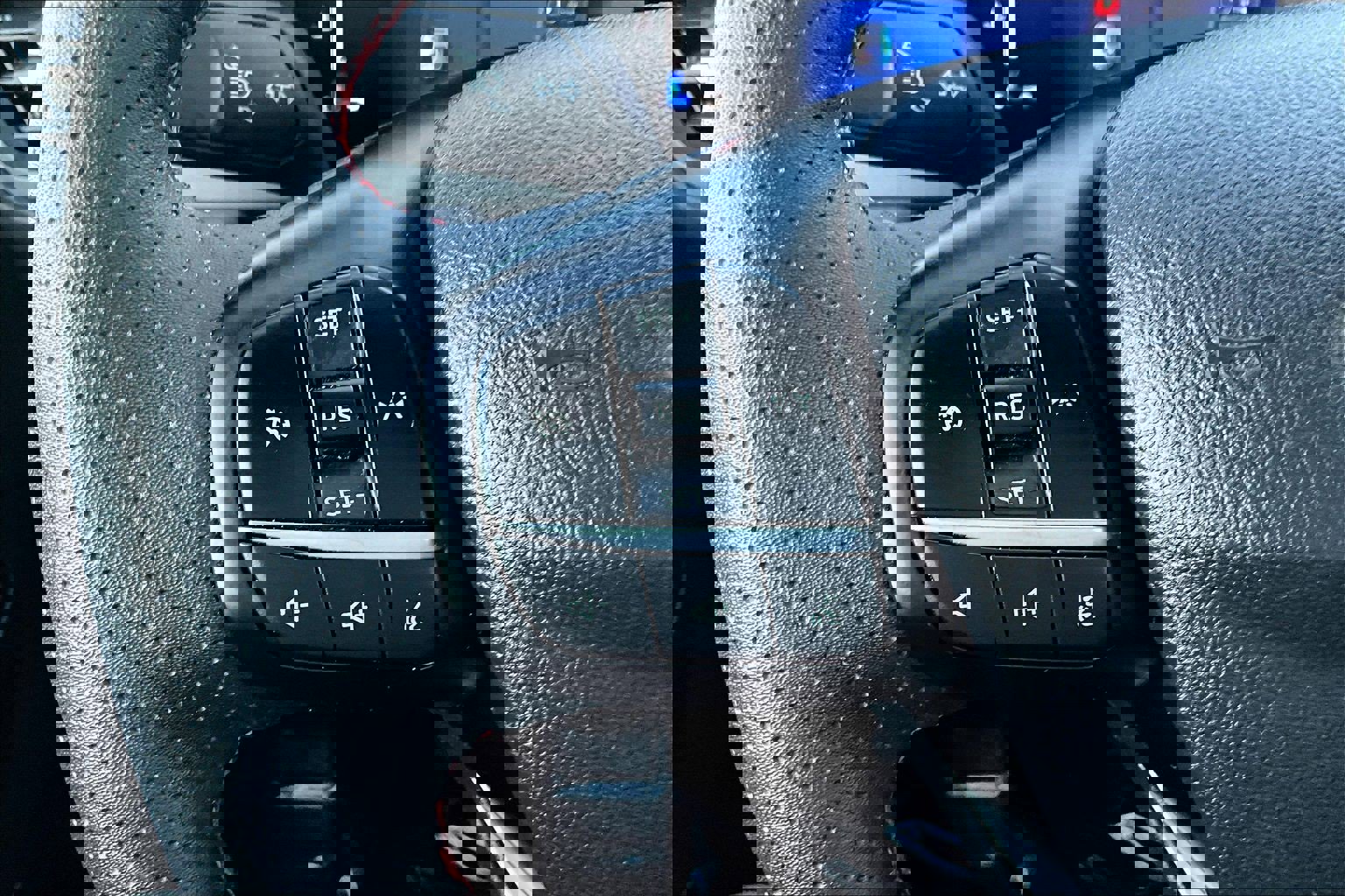 Used 2025 Ford Escape ST-Line w/ Cold Weather Package image 16