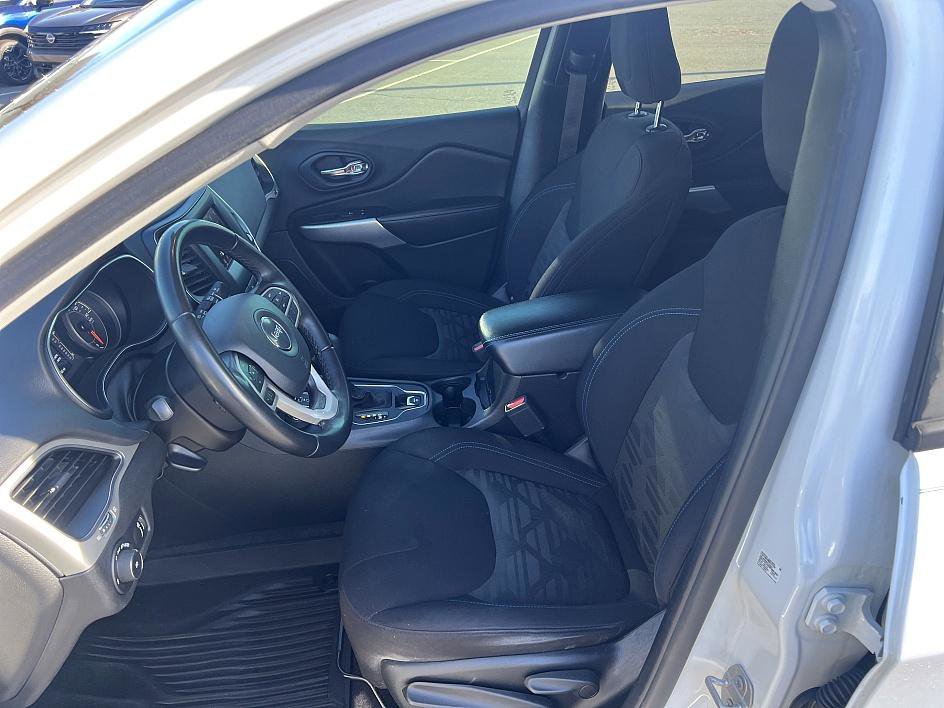 Used 2020 Jeep Cherokee Latitude image 13