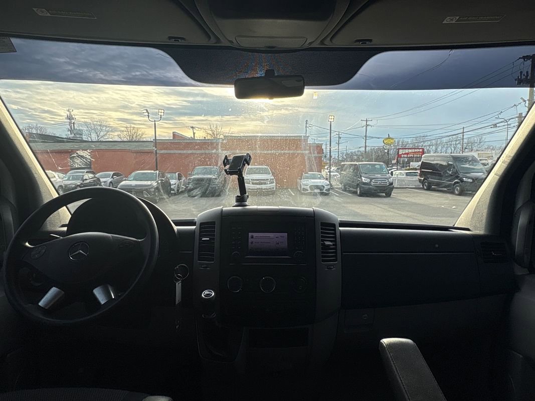 Used 2015 Mercedes-Benz Sprinter 2500 image 20