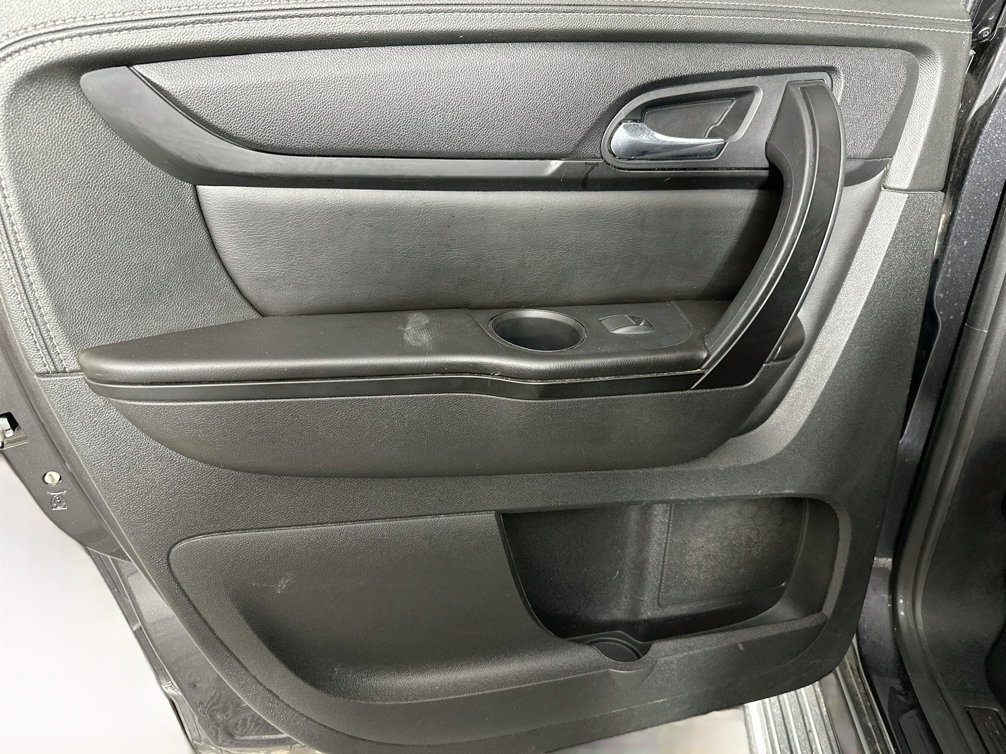 Used 2016 GMC Acadia SLE FWD image 24